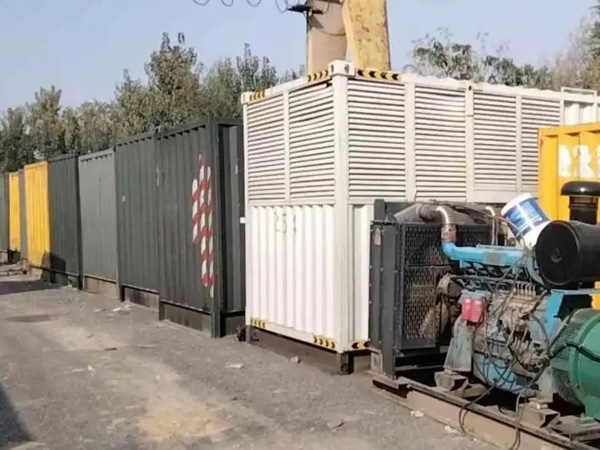 鹤壁200KW柴油发电机机组每小时油耗是多少？